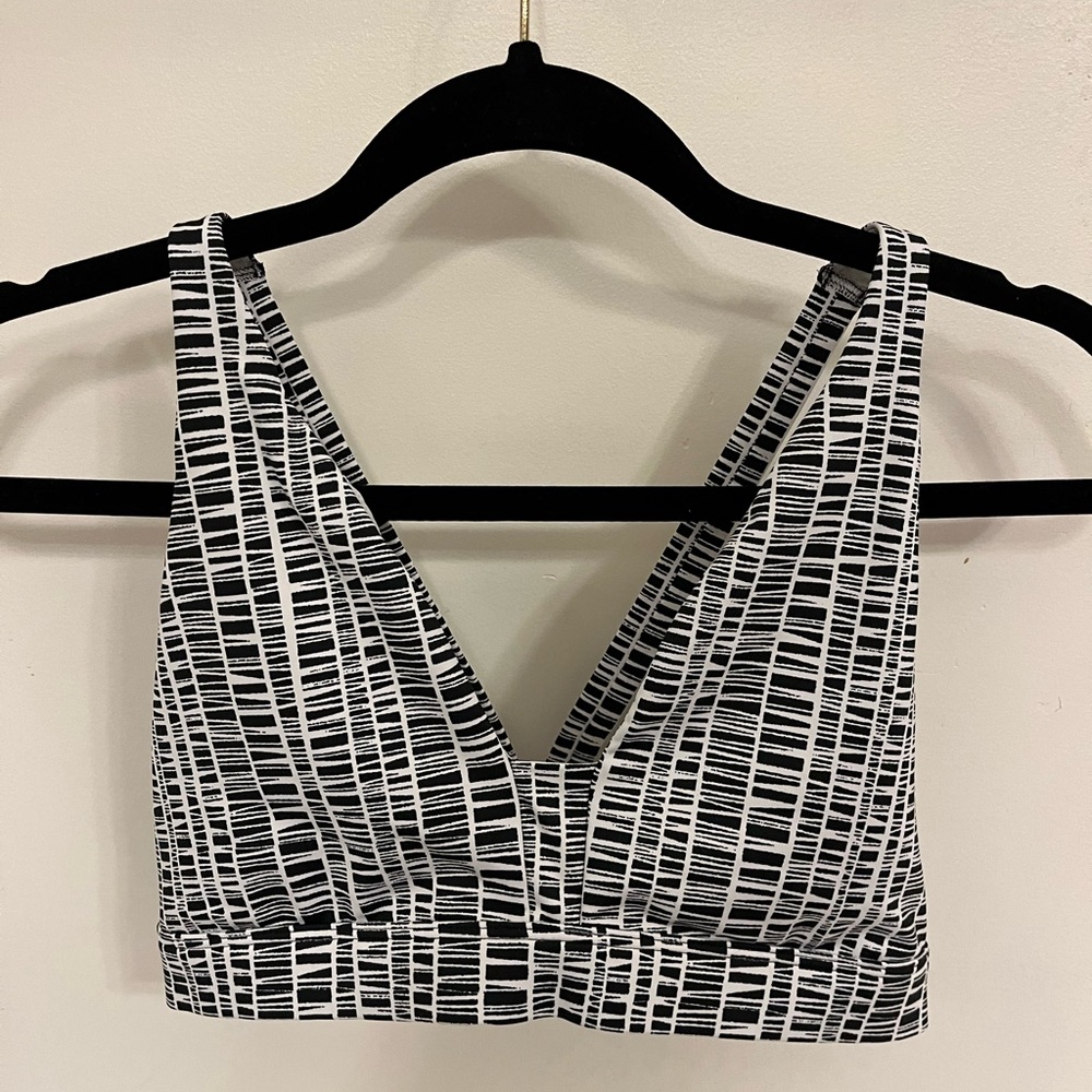 VSX Black and White Geometric Sports Bra